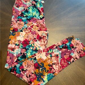 LuLaRoe Tall and Curvy Leggings